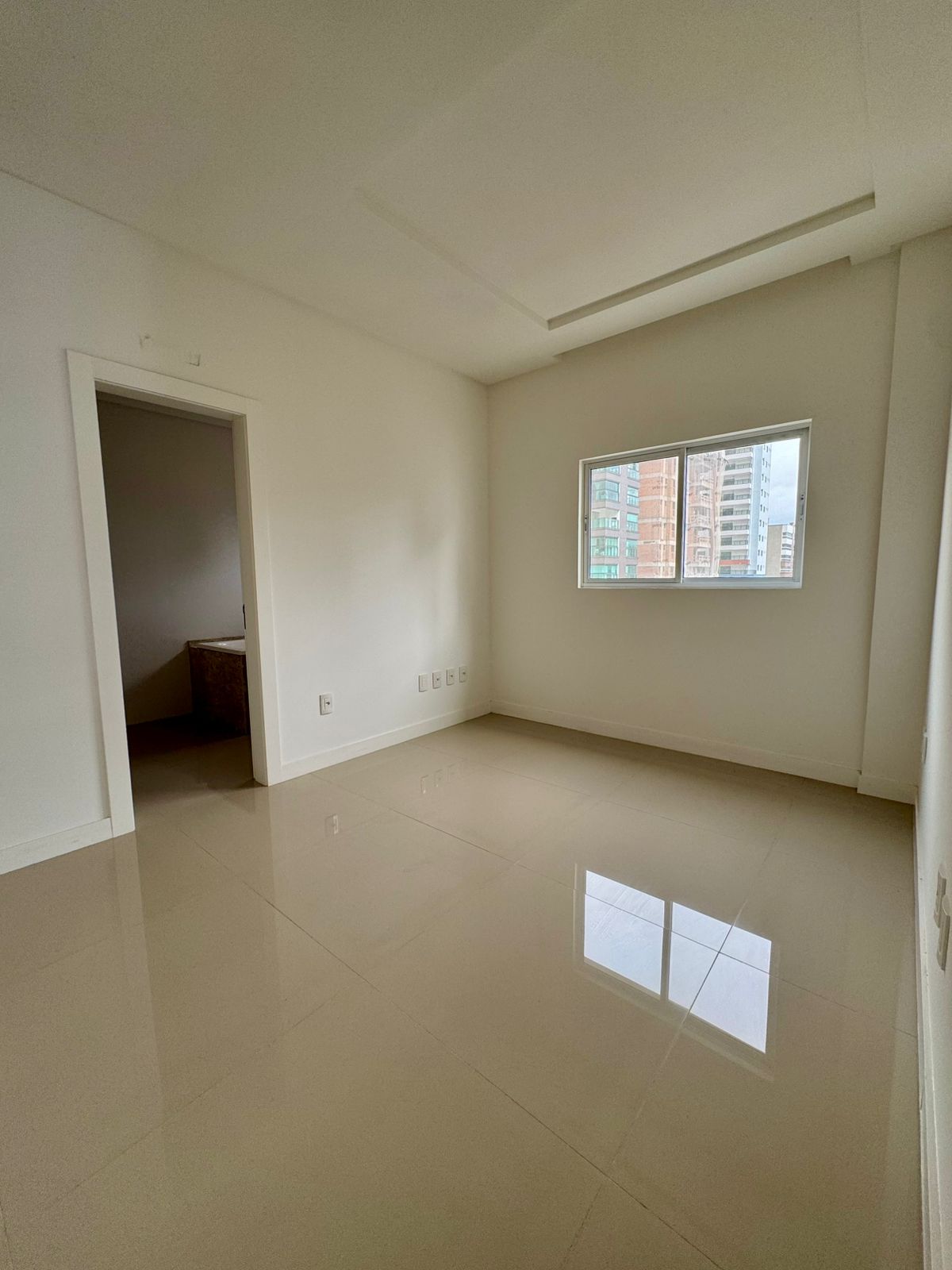 PRONTO PARA MORAR EM 100X - 03 SUÍTES -  02 VAGAS