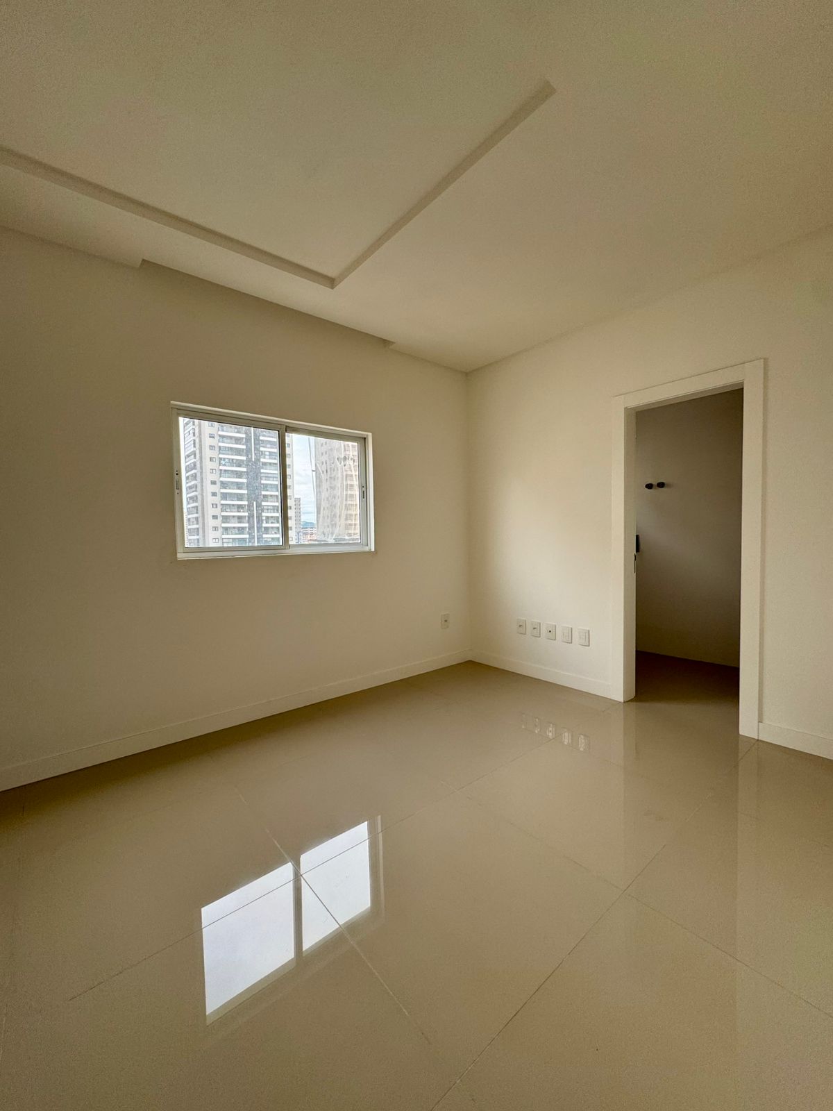 PRONTO PARA MORAR EM 100X - 03 SUÍTES -  02 VAGAS