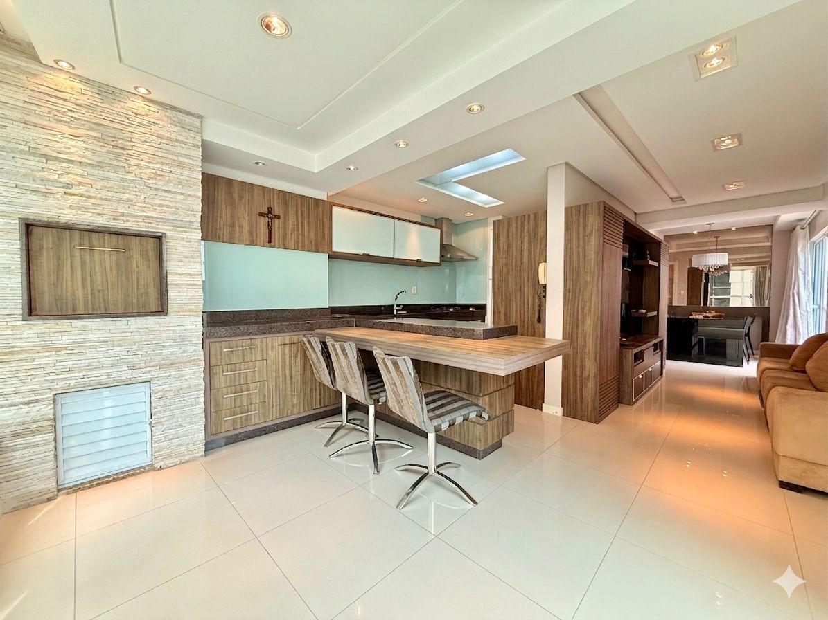 Apartamento a 50 Metros da Av Nereu Ramos!! 2 suítes Mobiliado