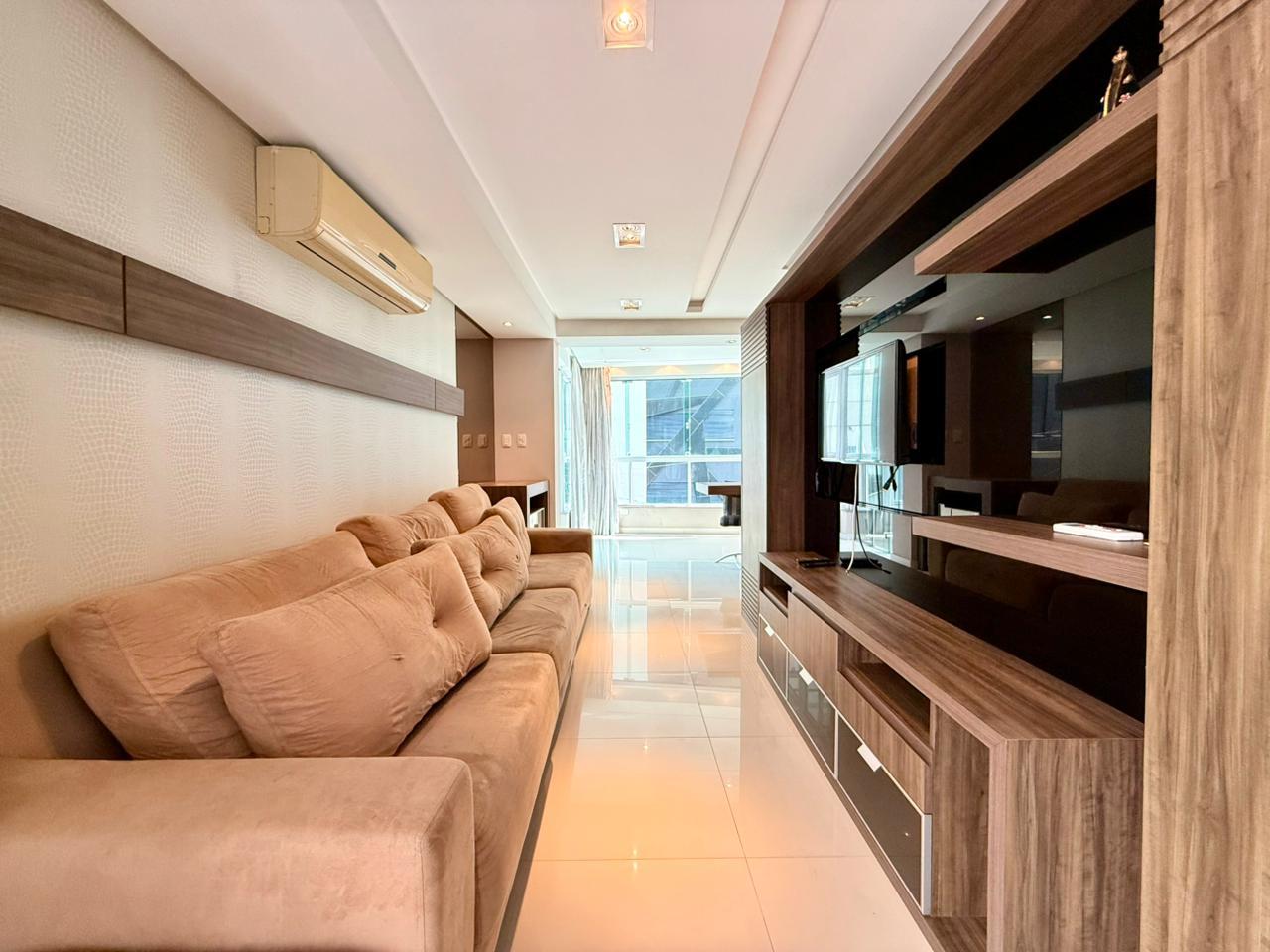 Apartamento a 50 Metros da Av Nereu Ramos!! 2 suítes Mobiliado