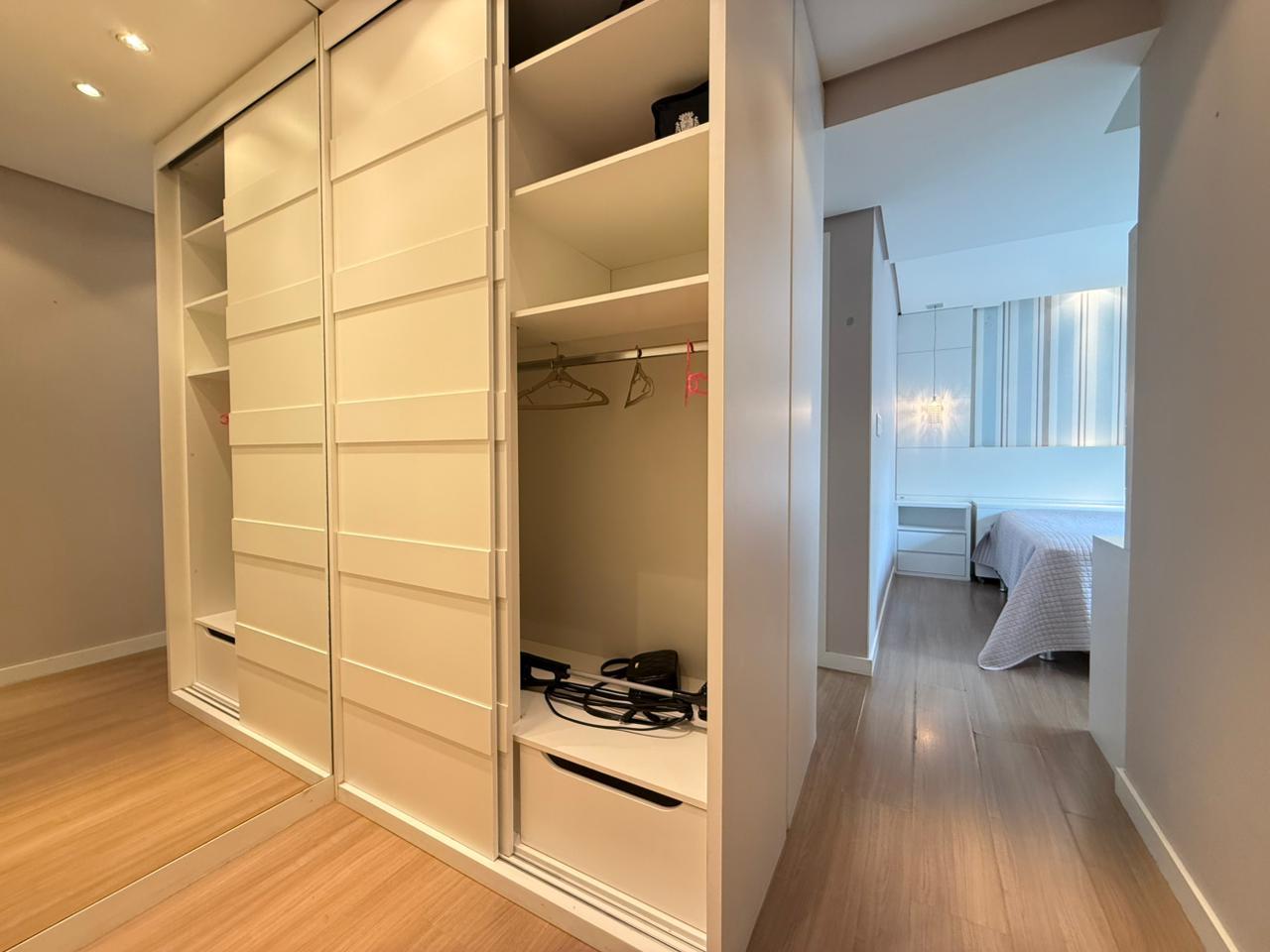 Apartamento a 50 Metros da Av Nereu Ramos!! 2 suítes Mobiliado