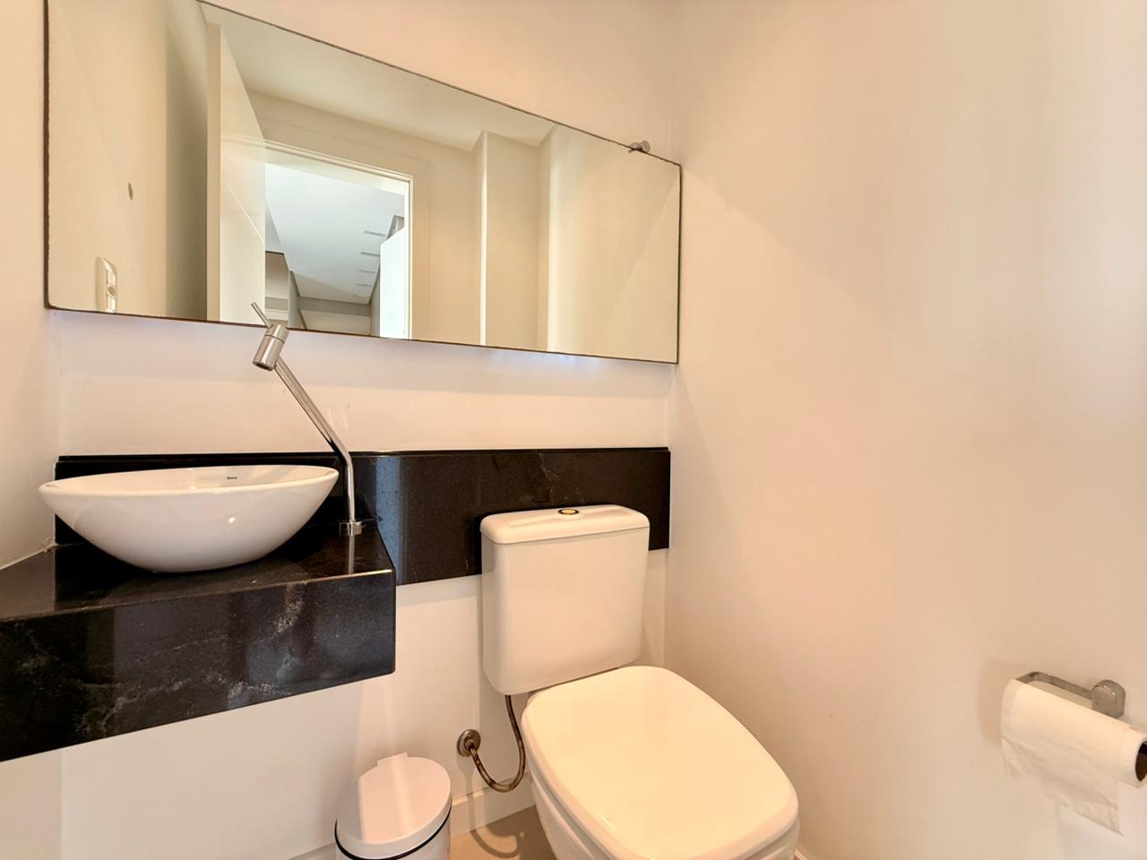 Apartamento a 50 Metros da Av Nereu Ramos!! 2 suítes Mobiliado