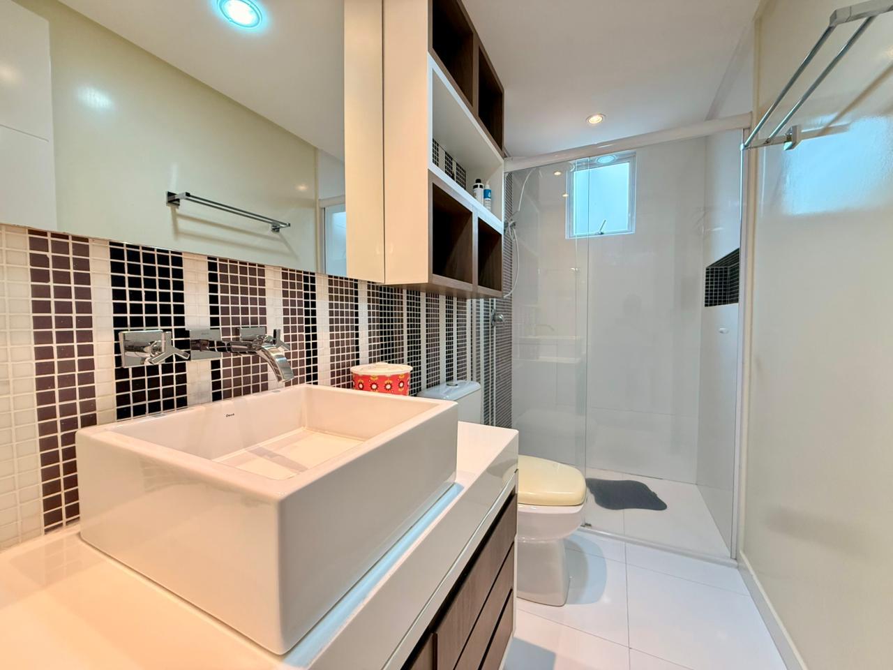 Apartamento a 50 Metros da Av Nereu Ramos!! 2 suítes Mobiliado