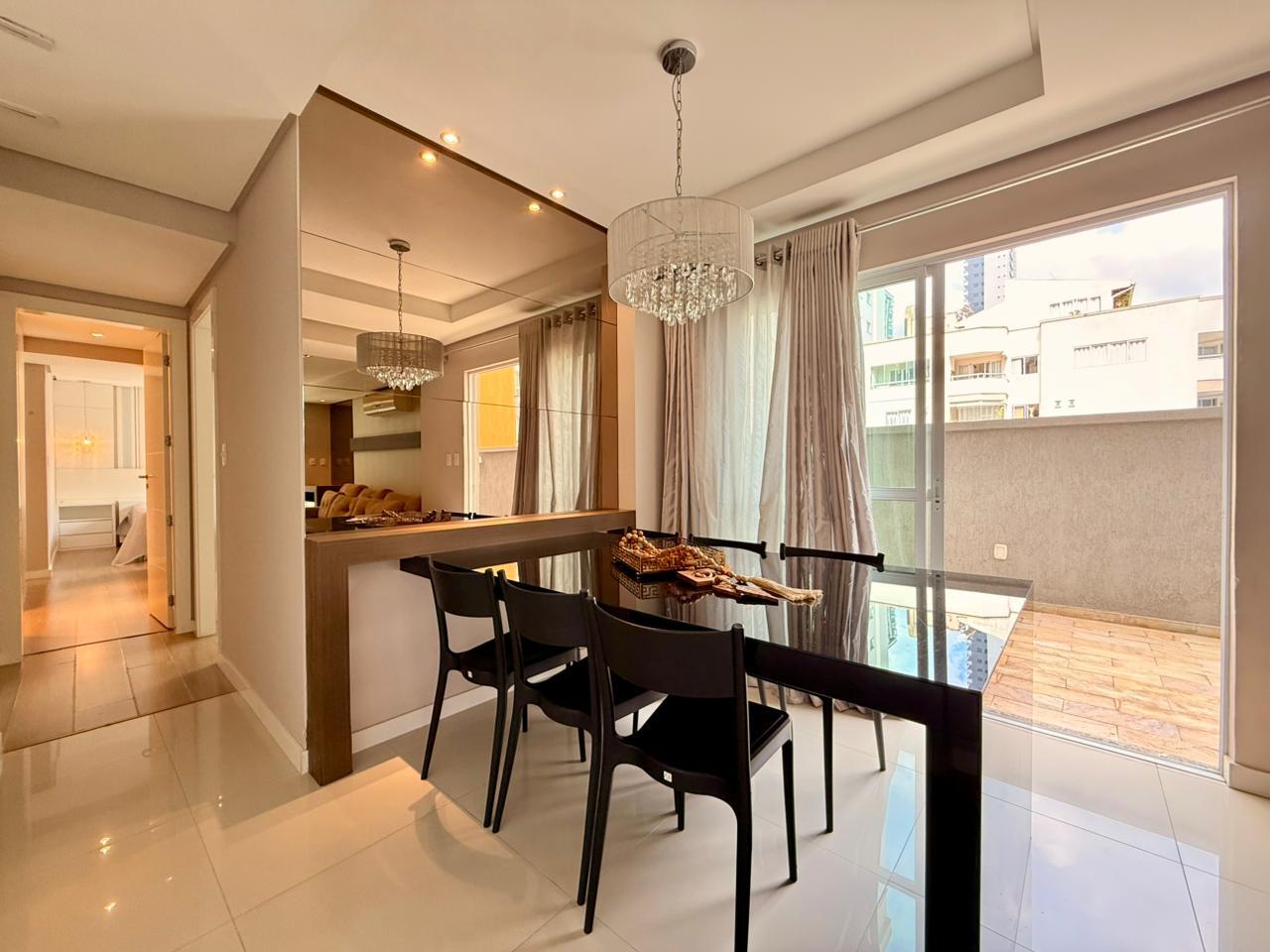 Apartamento a 50 Metros da Av Nereu Ramos!! 2 suítes Mobiliado